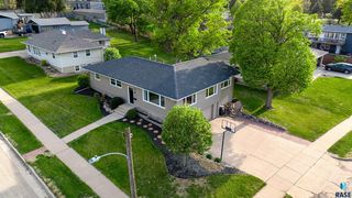 2301 S  Sherman Ave, Sioux Falls, SD 57105