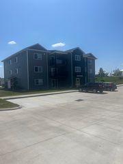 1-156 Acadia St, Waterloo, IA 50702