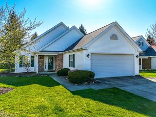 8482 Waterside Dr, Northfield, OH 44067