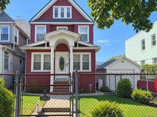 135-16 Kew Gardens Road, Jamaica, NY 11418