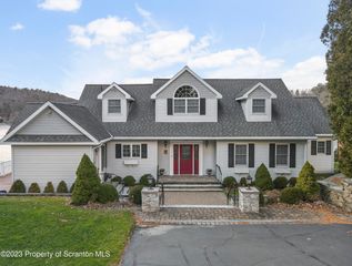 210 Point Rd, Factoryville, PA 18419