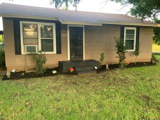 711 S  Avenue C, Olney, TX 76374