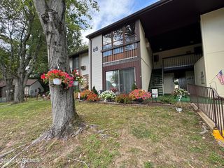 86 Arrowwood Court #B, Englishtown, NJ 07726