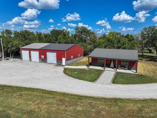 102 Mays Rd, Winfield, KS 67156