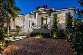 575 13th AVE S, Naples, FL 34102