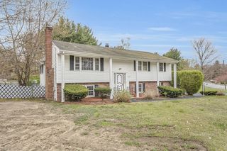 17 Salem St, Wilmington, MA 01887