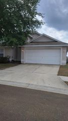 611 Brayton Ln, Davenport, FL 33897