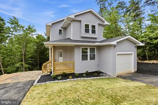 607 S  Lakeview Dr, Cross Junction, VA 22625