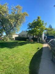 607 N  Kenilworth Ave, Elmhurst, IL 60126