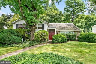 207 Barclay Cir, Cheltenham, PA 19012