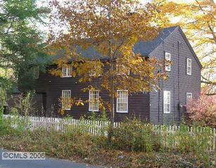 22 Hattertown Road, Newtown, CT 06470