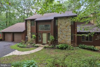 2917 Oak Ln, Morgantown, PA 19543