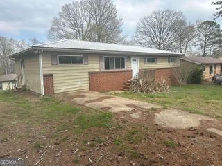 740 Mary Agnes Dr, Rossville, GA 30741