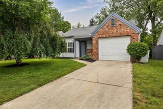 9751 Roxbury Dr, Fishers, IN 46038