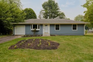 5 Orchard Street, Rhinebeck, NY 12572