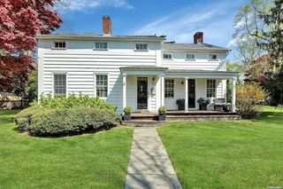 719 Middle Road, Bayport, NY 11705