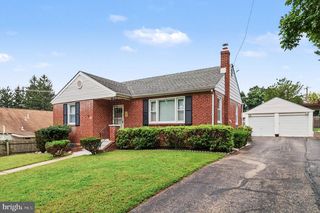 368 Flamingo St, Philadelphia, PA 19128