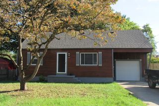 606 4th St NE, North Canton, OH 44720