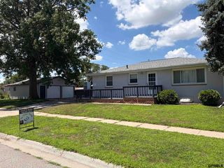 5141 N  72nd St, Lincoln, NE 68507