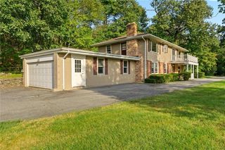 1720 Tarkiln Rd, Burrillville, RI 02830