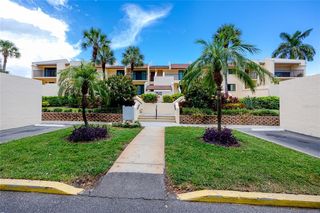 7510 Sunshine Skyway Ln S #P4, Saint Petersburg, FL 33711