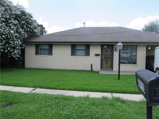 2910 Delille St, Chalmette, LA 70043