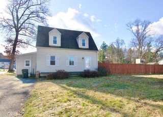 51 White Oak Rd, Springfield, MA 01128