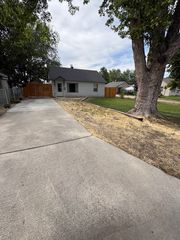 623 S  Almond St, Nampa, ID 83686