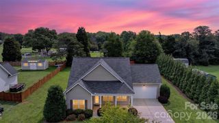 990 Russell Ridge Dr, Catawba, NC 28609