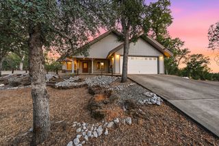 13524 Woodman Ln, Bella Vista, CA 96008