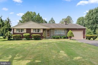 1265 Durham Rd, Langhorne, PA 19047