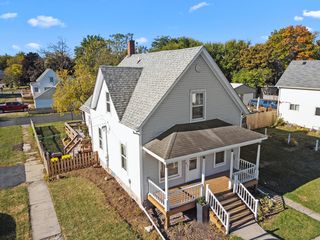 307 E  Washington St, Harvard, IL 60033