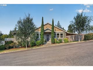 918 NE Sunset Ct, Clatskanie, OR 97016