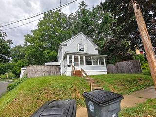 2162 8th St SW, Akron, OH 44314