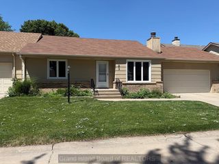 23 Saint James Pl, Grand Island, NE 68803