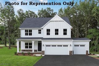5358 Walnut Ridge Ln, Sheffield Lake, OH 44054