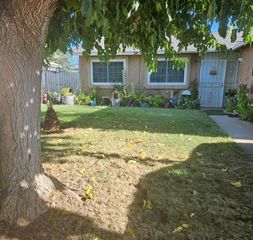 4746 E  Kaviland Ave, Fresno, CA 93725