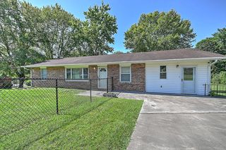 1506 Stoneybrook Dr, Johnson City, TN 37601