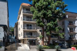 11639 Chenault St #302, Los Angeles, CA 90049