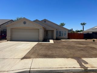 557 Tucker Ave, Sanger, CA 93657