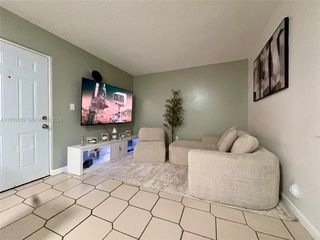 10765 SW 4th St #3, Miami, FL 33174