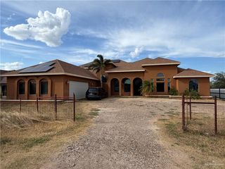 28 Zinnia St, Roma, TX 78582
