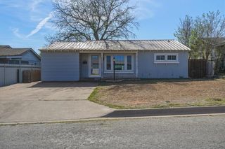 820 E  16th St, Sweetwater, TX 79556