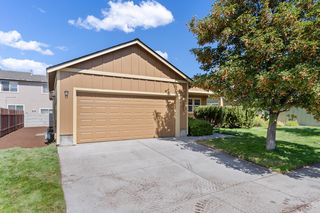 20068 Mount Hope Ln, Bend, OR 97702
