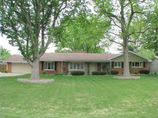 2117 E  Crestview St, Springfield, MO 65804