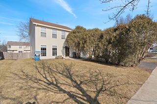 1254 E  Fox Chase Dr, Round Lake Beach, IL 60073
