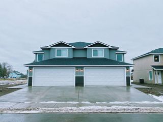 1202 N  Bell St, Greenacres, WA 99016