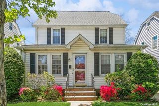 38 Temple Street, Williston Park, NY 11596