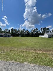 300 Glenwood Dr #19, Elizabethtown, NC 28337