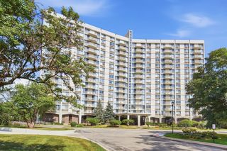 40 N  Tower Rd #7E, Oak Brook, IL 60523